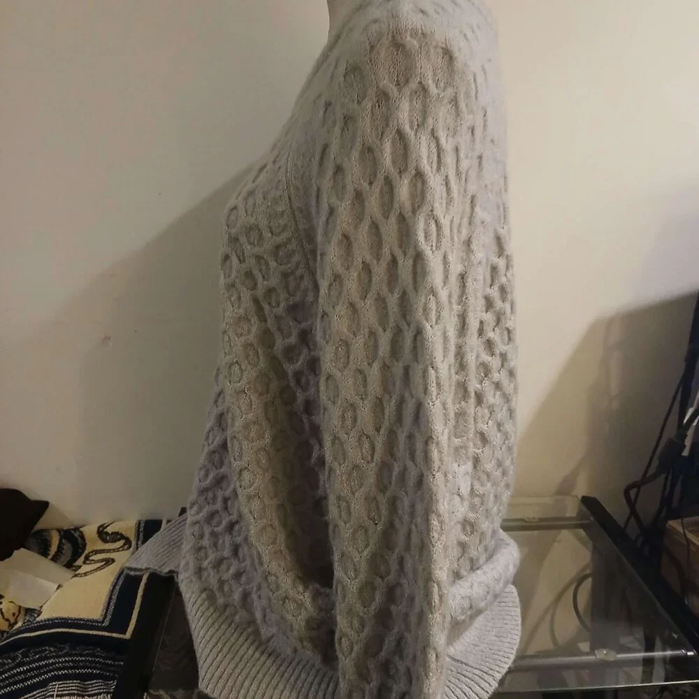 Womans Sweater - Picture 9 of 11